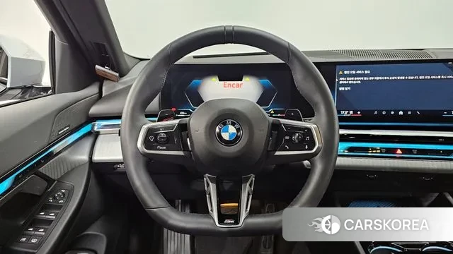 BMW 5 Series (G60) 2025 Светло-серебряный цвет из Кореи, фото 5