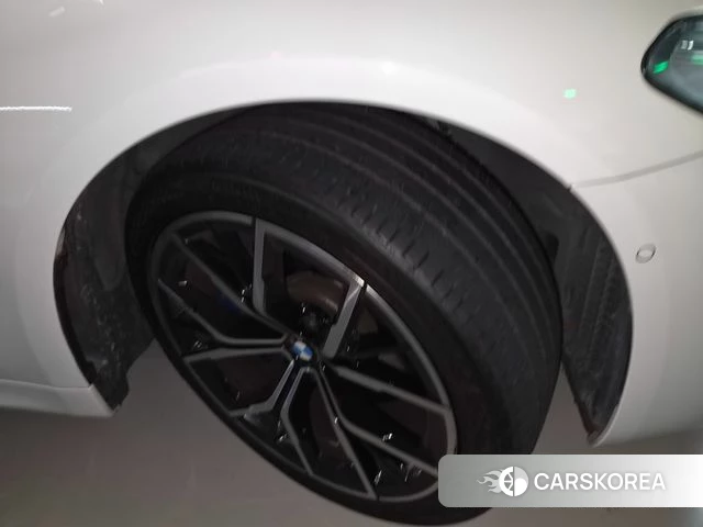 BMW 5 Series (G30) 2021 Белый из Кореи, фото 5