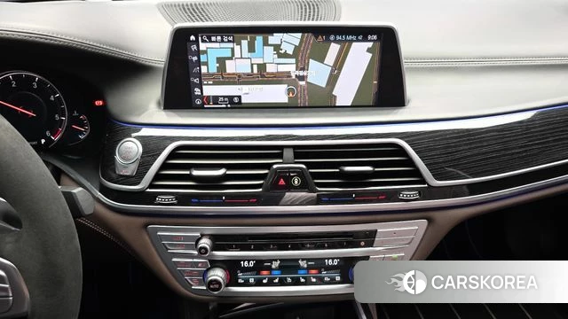 BMW 7 Series (G11) 2018 Белый из Кореи, фото 5