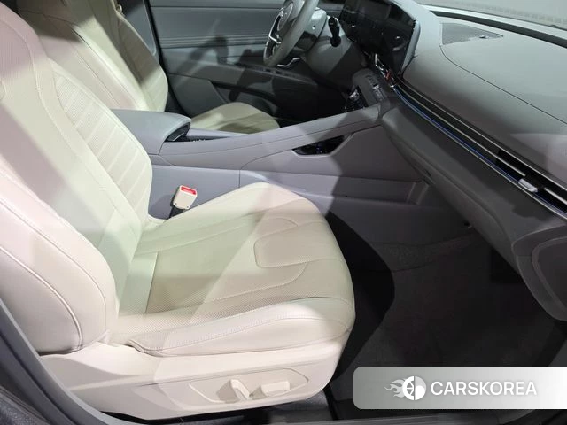 Hyundai Avante Hybrid (CN7) 2023 Серый из Кореи, фото 5