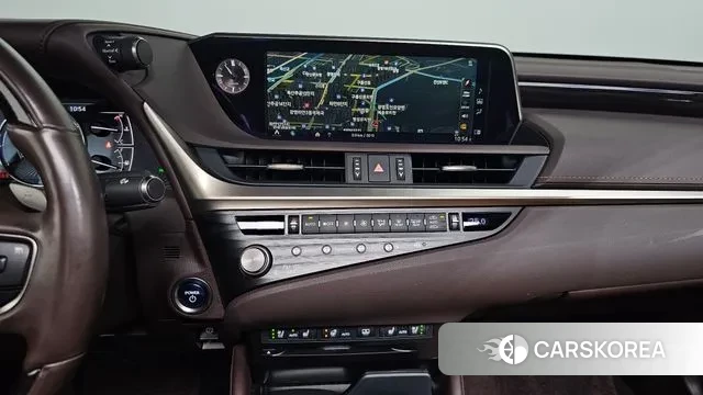 Lexus ES300h 7th generation 2021 Серебристо-серый из Кореи, фото 5