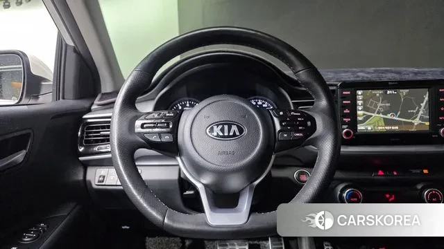 Kia Stonic 2018 Белый из Кореи, фото 5