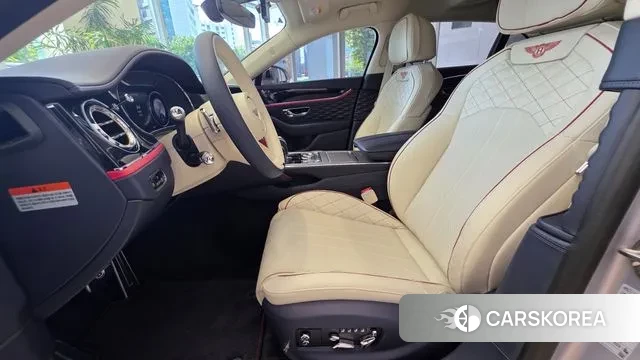 Bentley Flying Spur 3rd Generation 2024 Серебряный из Кореи, фото 5