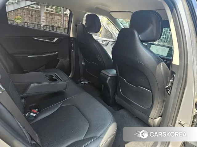 Kia EV6 2021 Серебристо-серый из Кореи, фото 5