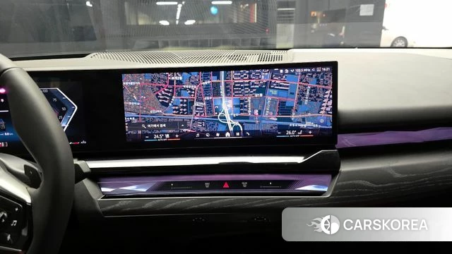 BMW 5 Series (G60) 2024 Небесно-голубой из Кореи, фото 5