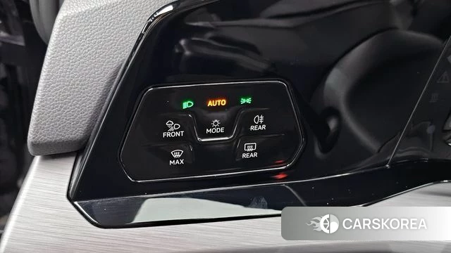 Volkswagen Golf 8th Generation 2023 Черный из Кореи, фото 5