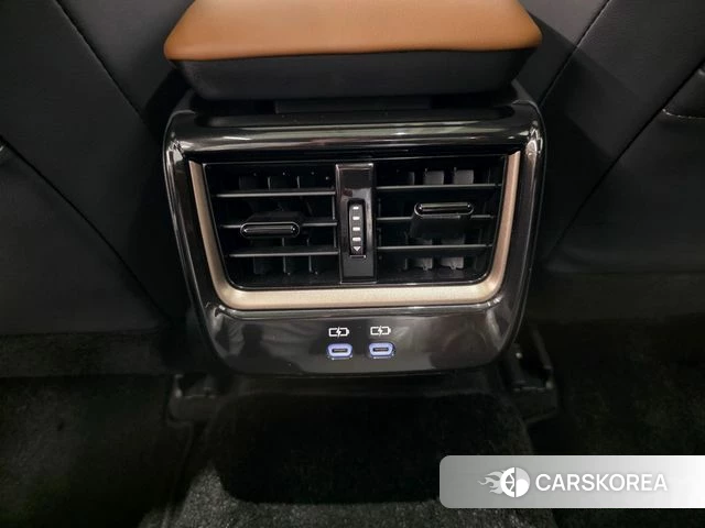 Toyota Crown Crossover 2025 Белый из Кореи, фото 5