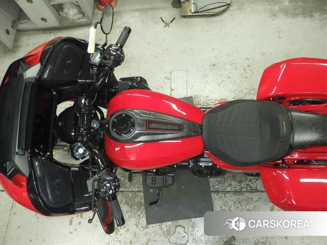 Проданный Harley-Davidson Road Glide ST FLTRXST1920 CVO 2025 из Японии, фото 2