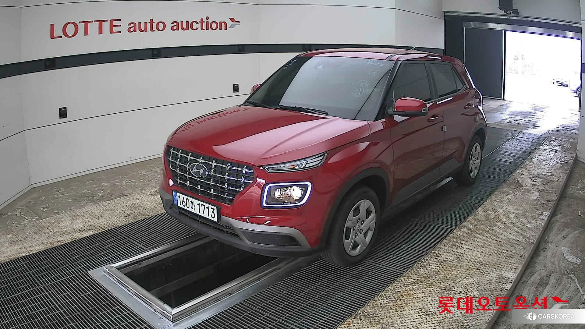 Hyundai Venue 2021 Fire Red из Кореи, фото 5