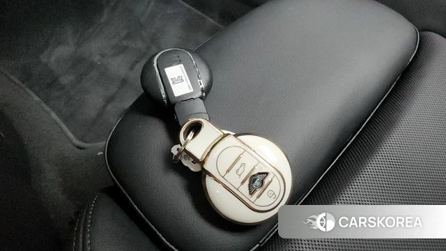 Mini Cooper 2021 Серебряный из Кореи, фото 5