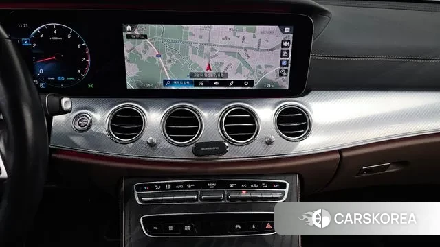 Mercedes-Benz E-Class W213 2021 Белый из Кореи, фото 5