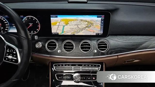 Mercedes-Benz E-Class W213 2018 Белый из Кореи, фото 5