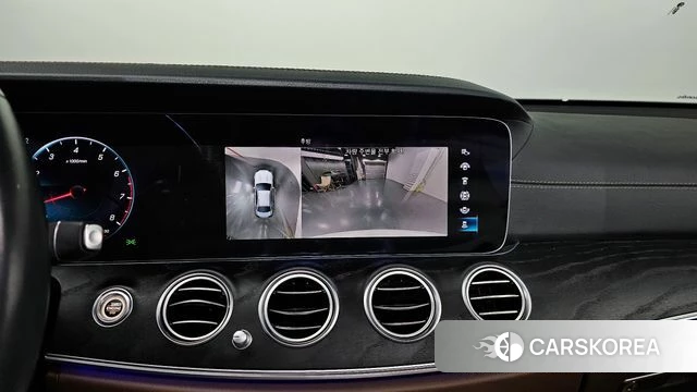 Mercedes-Benz E-Class W213 2022 Белый из Кореи, фото 5