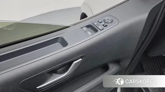 Hyundai Staria 2021 Серебристо-серый из Кореи, фото 5