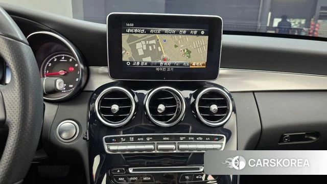 Mercedes-Benz C-Class W205 2018 Белый из Кореи, фото 5