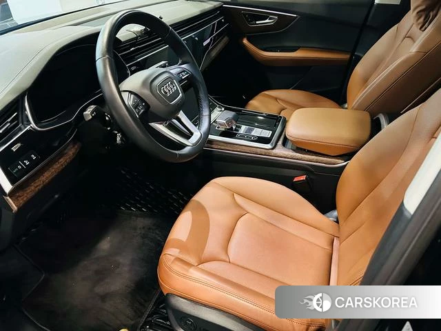 Audi Q7 2023 Черный из Китая, фото 5