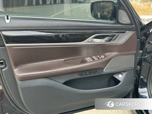 BMW 7 series 2020 Черный из Китая, фото 5