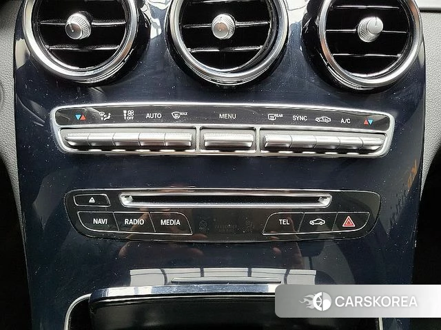 Mercedes-Benz C-Class W205 2018 Белый из Кореи, фото 5