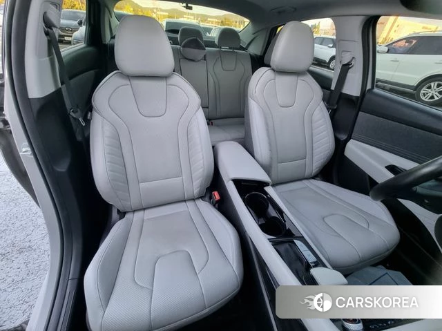 Hyundai Avante Hybrid (CN7) 2022 Светло-серебряный цвет из Кореи, фото 5