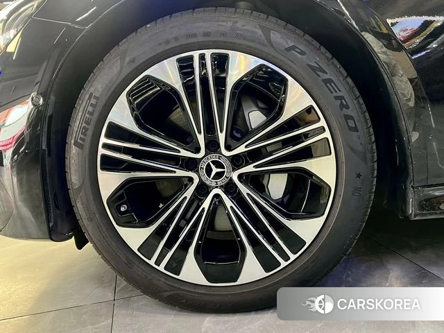 Mercedes-Benz E-class 2024 Черный из Китая, фото 5