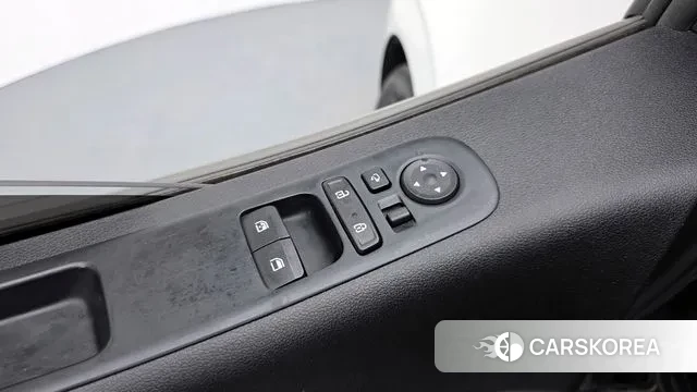 Hyundai Staria 2022 Белый из Кореи, фото 5