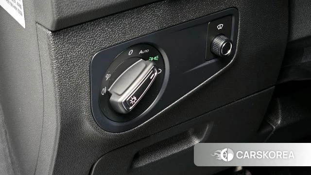 Volkswagen Tiguan second Generation 2022 Белый из Кореи, фото 5