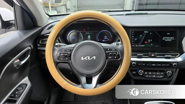 Kia Niro Plus 2022 Белый из Кореи, фото 5