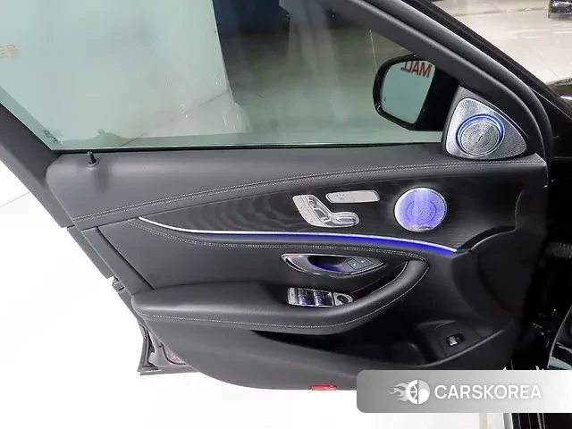 Mercedes-Benz E-Class W213 2021 Черный из Кореи, фото 5