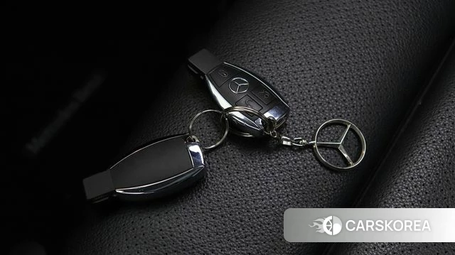 Mercedes-Benz GLC-Class X253 2018 Серебристо-серый из Кореи, фото 5