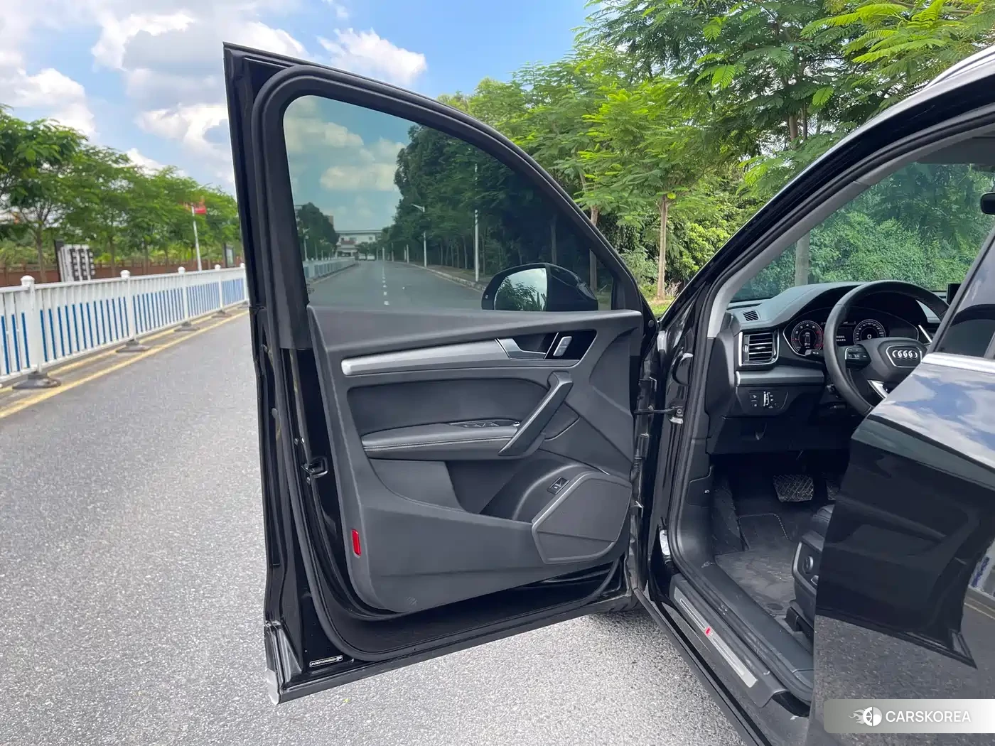Audi Q5L 2025 Черный из Китая, фото 5