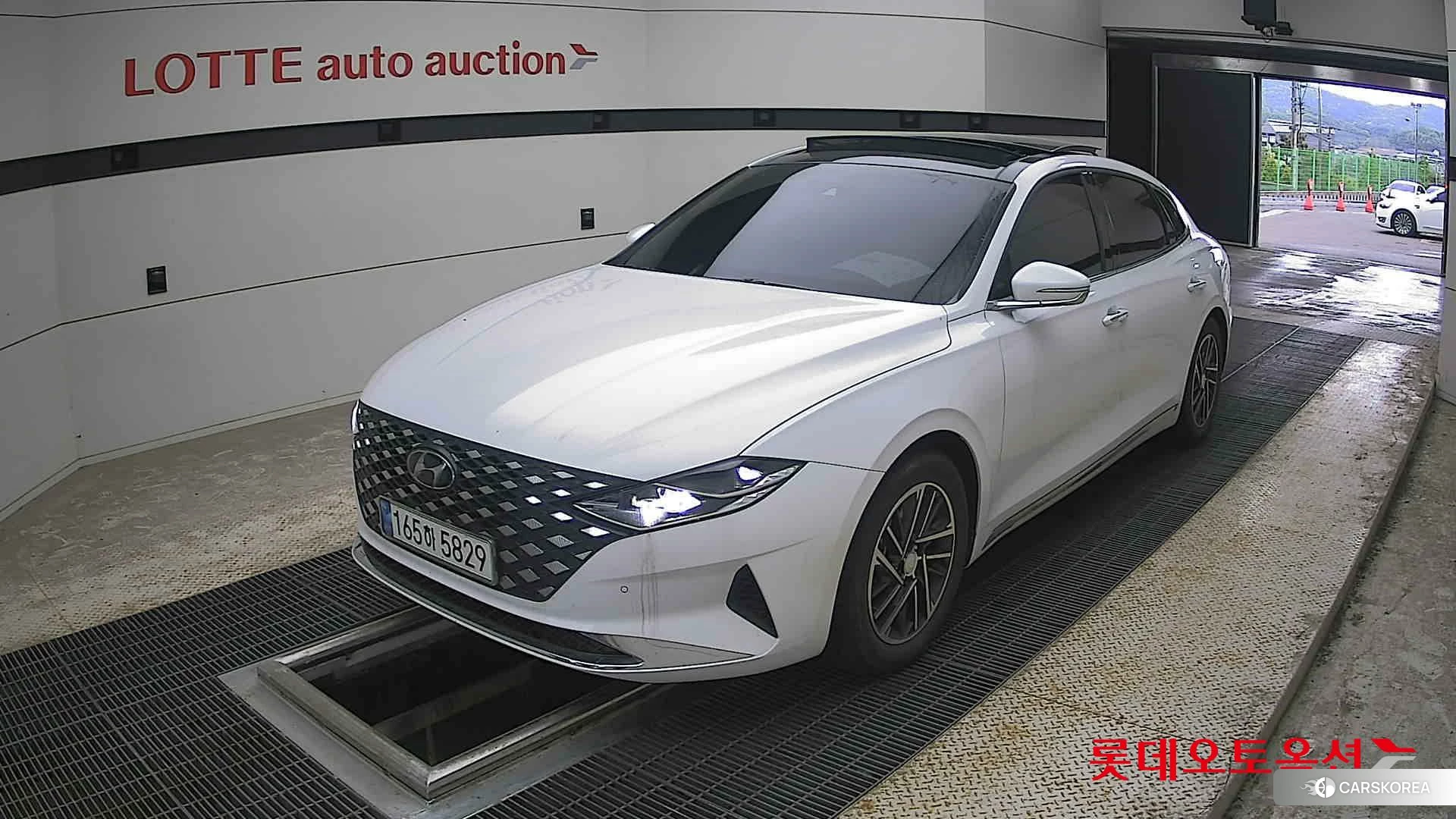 Hyundai Grandeur 2023 Белый из Кореи, фото 5