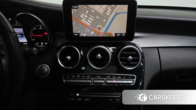 Mercedes-Benz C-Class W205 2018 Белый из Кореи, фото 5