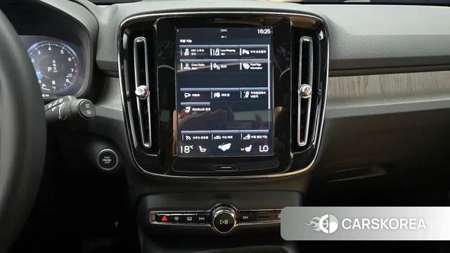 Volvo XC40 2022 Белый из Кореи, фото 5