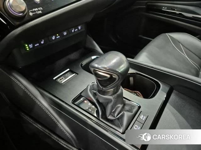 Lexus ES300h 7th generation 2022 Белый из Кореи, фото 5