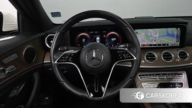Mercedes-Benz E-Class W213 2021 Белый из Кореи, фото 5