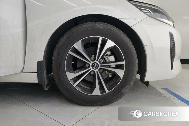 Nissan Xuan Yi 2023 Белый из Китая, фото 5