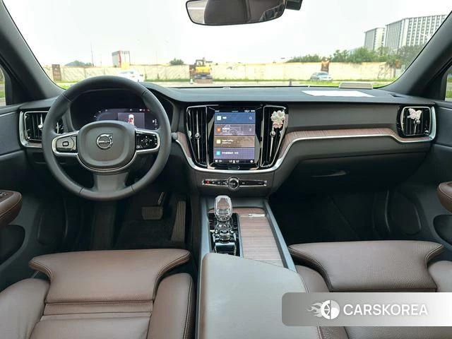 Volvo S60 2025 Белый из Китая, фото 5