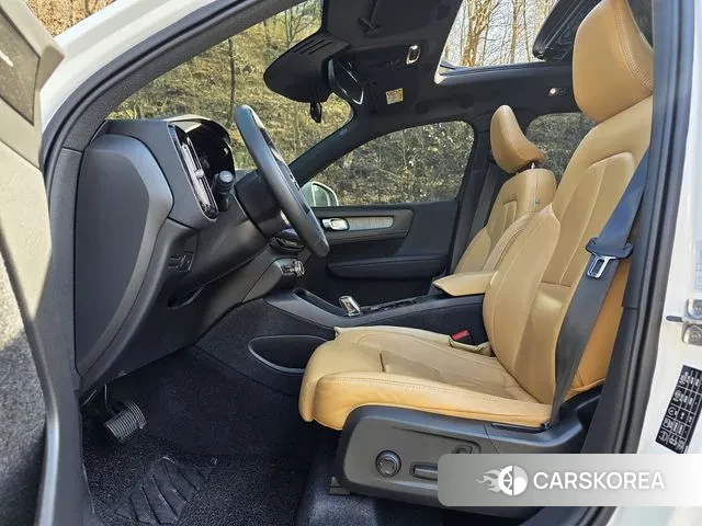 Volvo XC40 2021 Белый из Кореи, фото 5
