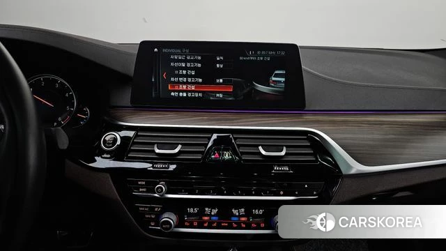 BMW 5 Series (G30) 2018 Черный из Кореи, фото 5