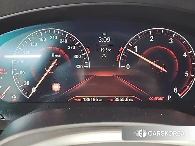 BMW 5 Series (G30) 2019 Белый из Кореи, фото 5