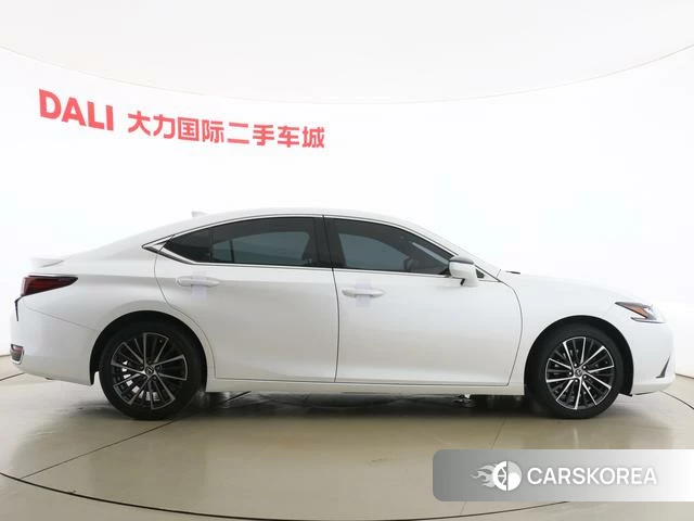 Lexus ES 2023 Белый из Китая, фото 5
