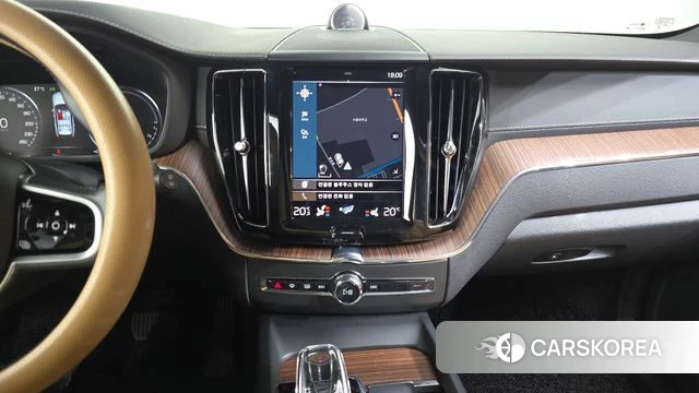 Volvo XC60 second Generation 2020 Белый из Кореи, фото 5
