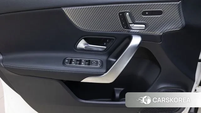 Mercedes-Benz A-Class W177 2024 Белый из Кореи, фото 5