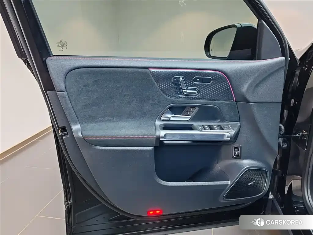 Mercedes-Benz GLB AMG 2025 Черный из Китая, фото 5