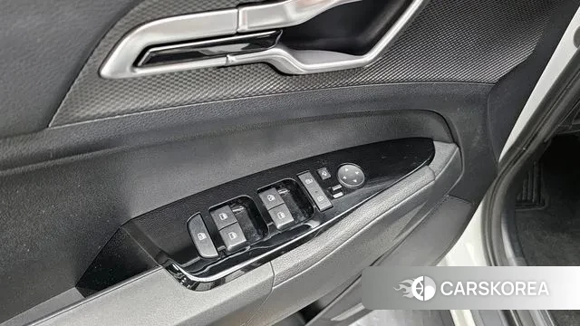 Kia Sportage 5th Generation 2023 Белый из Кореи, фото 5