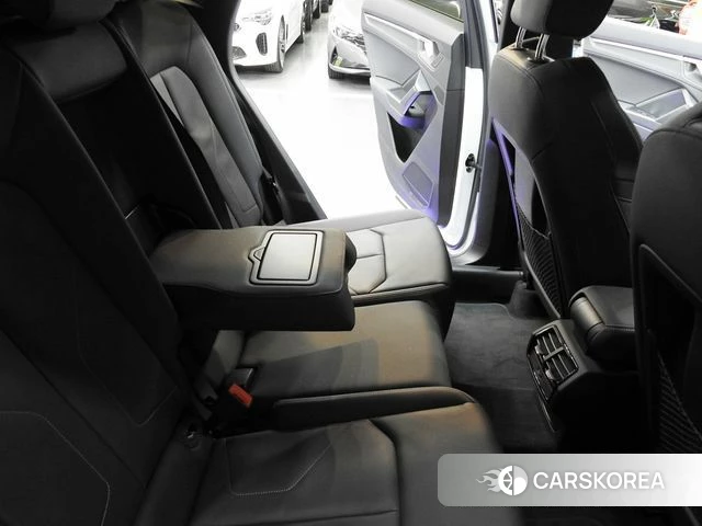 Audi Q3 (F3) 2020 Белый из Кореи, фото 5