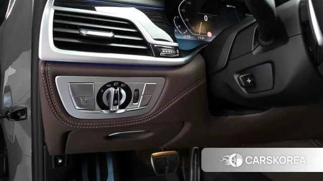 BMW 7 Series (G11) 2020 Цвет тростника из Кореи, фото 5