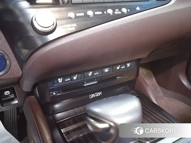 Lexus ES300h 7th generation 2021 Песочный из Кореи, фото 5