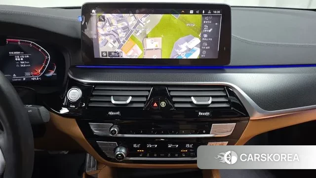 BMW 5 Series (G30) 2023 Черный из Кореи, фото 5