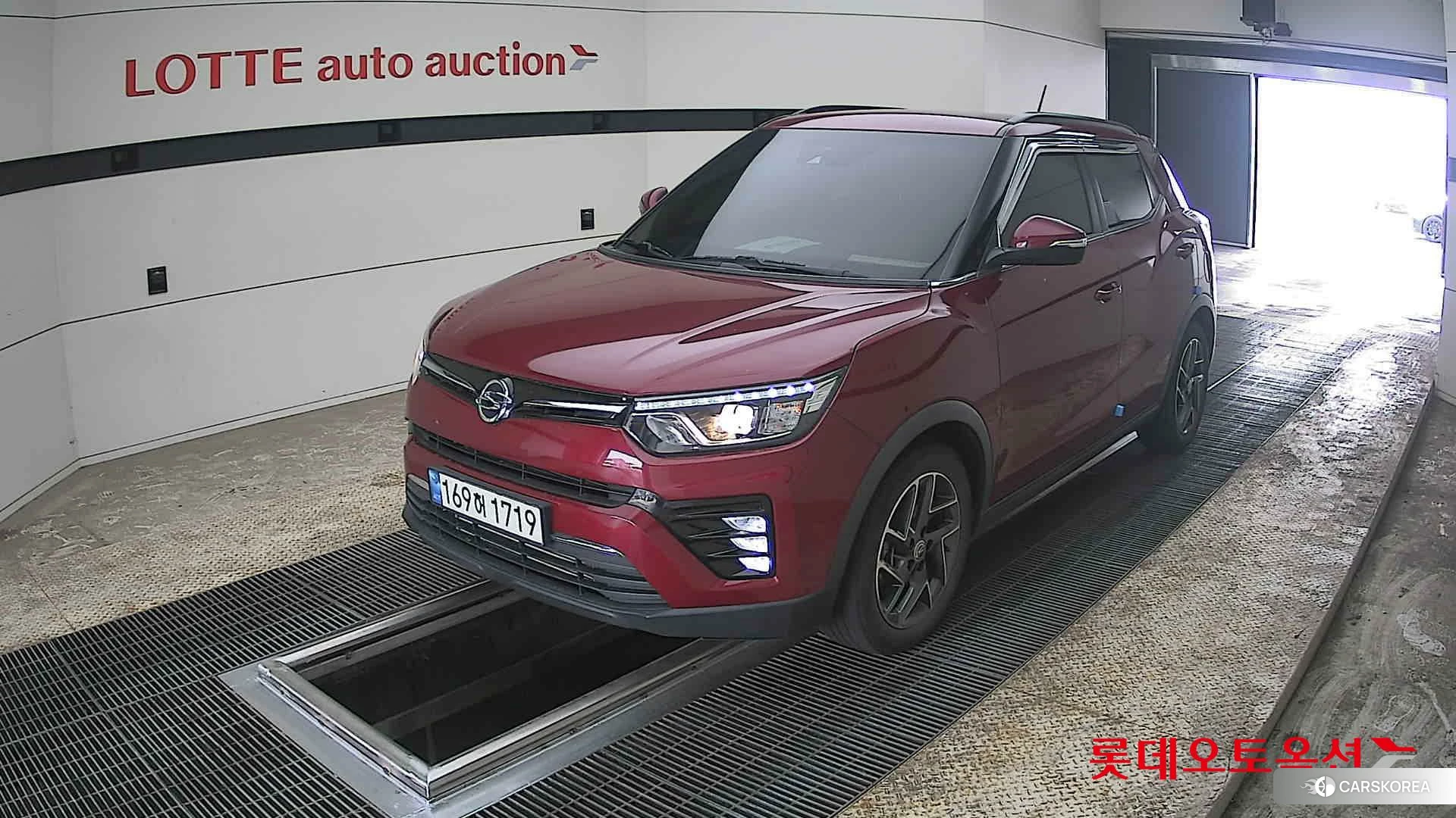 SsangYong Tivoli 2022 Cherry Red из Кореи, фото 5